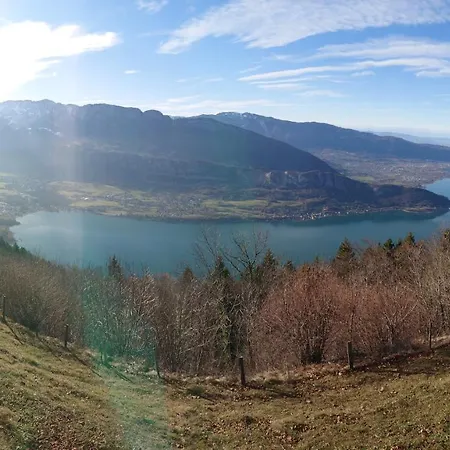 A La Campagne Au Bout Du D'annecy
