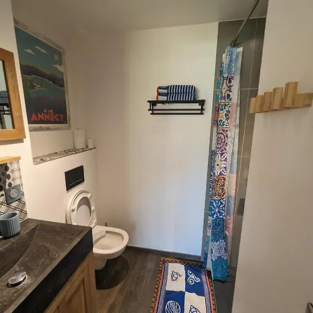 Apartment A La Campagne Au Bout Du D'annecy